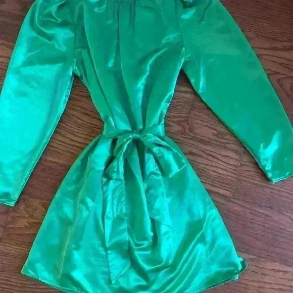 GREEN SATIN DRESS NWOT SIZE XS - Picture 5 of 6
